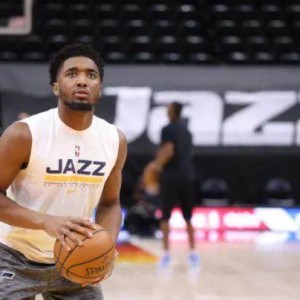 开云体育下载-米切尔确认明日迎来复出 全员爵士正式迎来季后赛